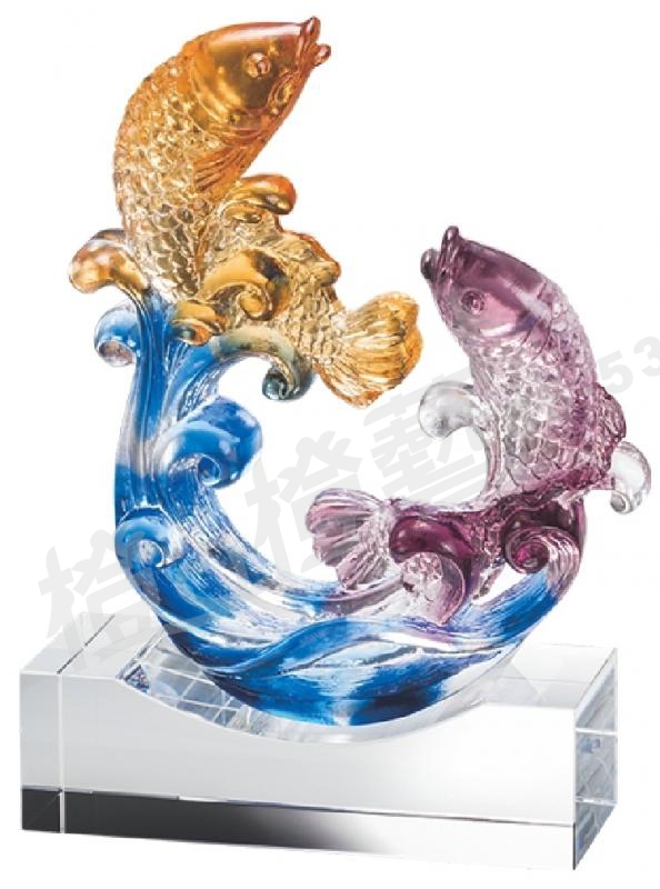琉璃獎座「相濡共悠游」-獎牌獎座獎盃藝品「退休、績優表揚、升官、榮陞」-鏤空彩色琉璃
